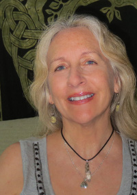 My author portrait 9-2015 72 ppi smaller for len's blog